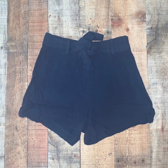 Linen Tied Shorts - Picture 1 of 2